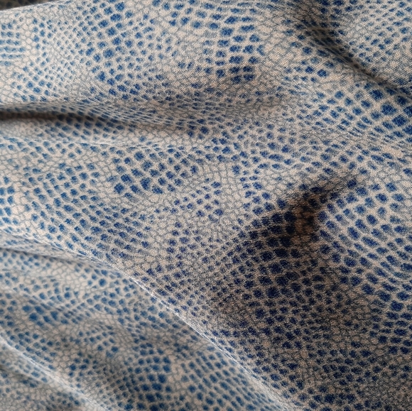 Maison Scotch blue snakeskin miniskirt - Picture 2 of 5